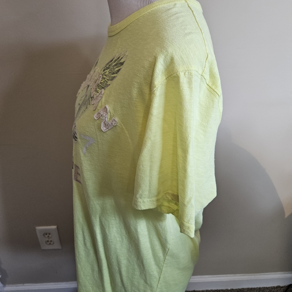 American Eagle Outfitters Graphic T-Shirt . - Picture 10 of 11